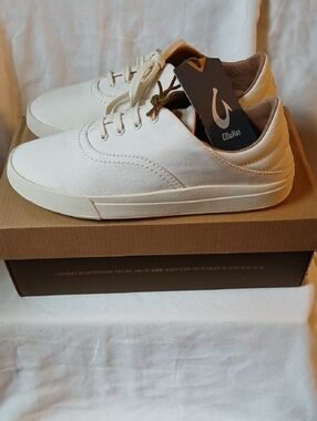 OluKai Women's Low-Top Canvas Sneakers in Off-White
